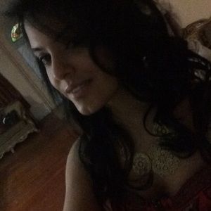 Meet your Posher, Angie